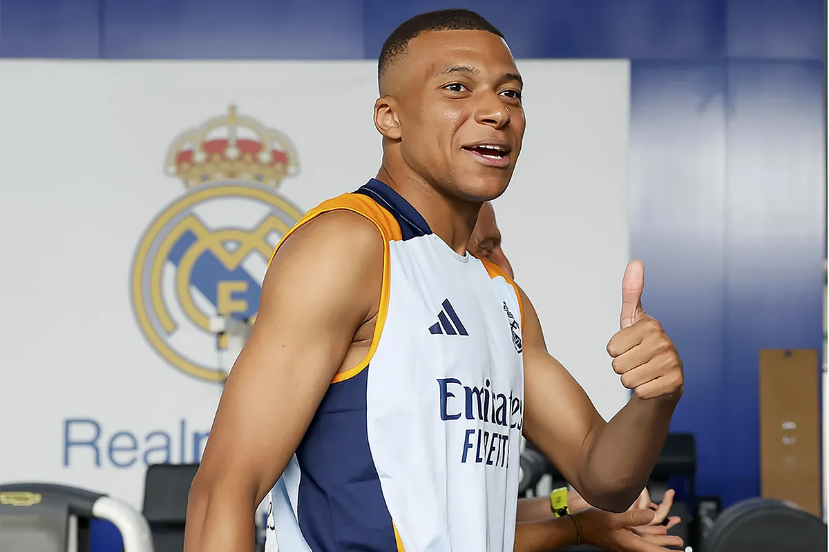 Mbappé, entre sonrisas y guiños de Ancelotti en su primer entrenamiento con el Real Madrid