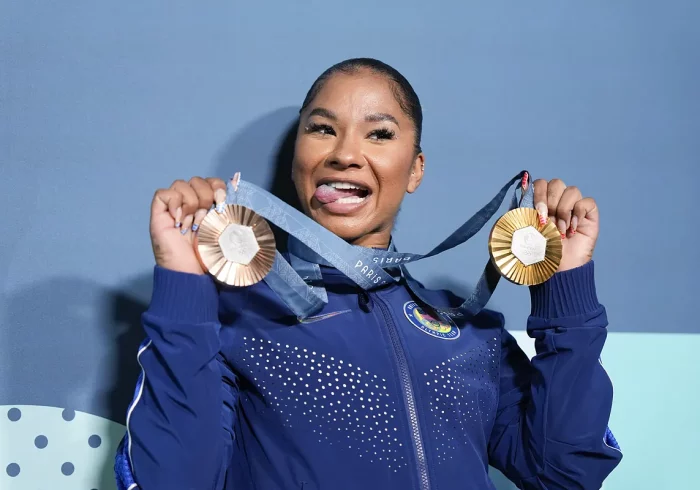 Retiran la medalla de bronce a la gimnasta estadounidense Jordan Chiles a los cinco días de obtenerla