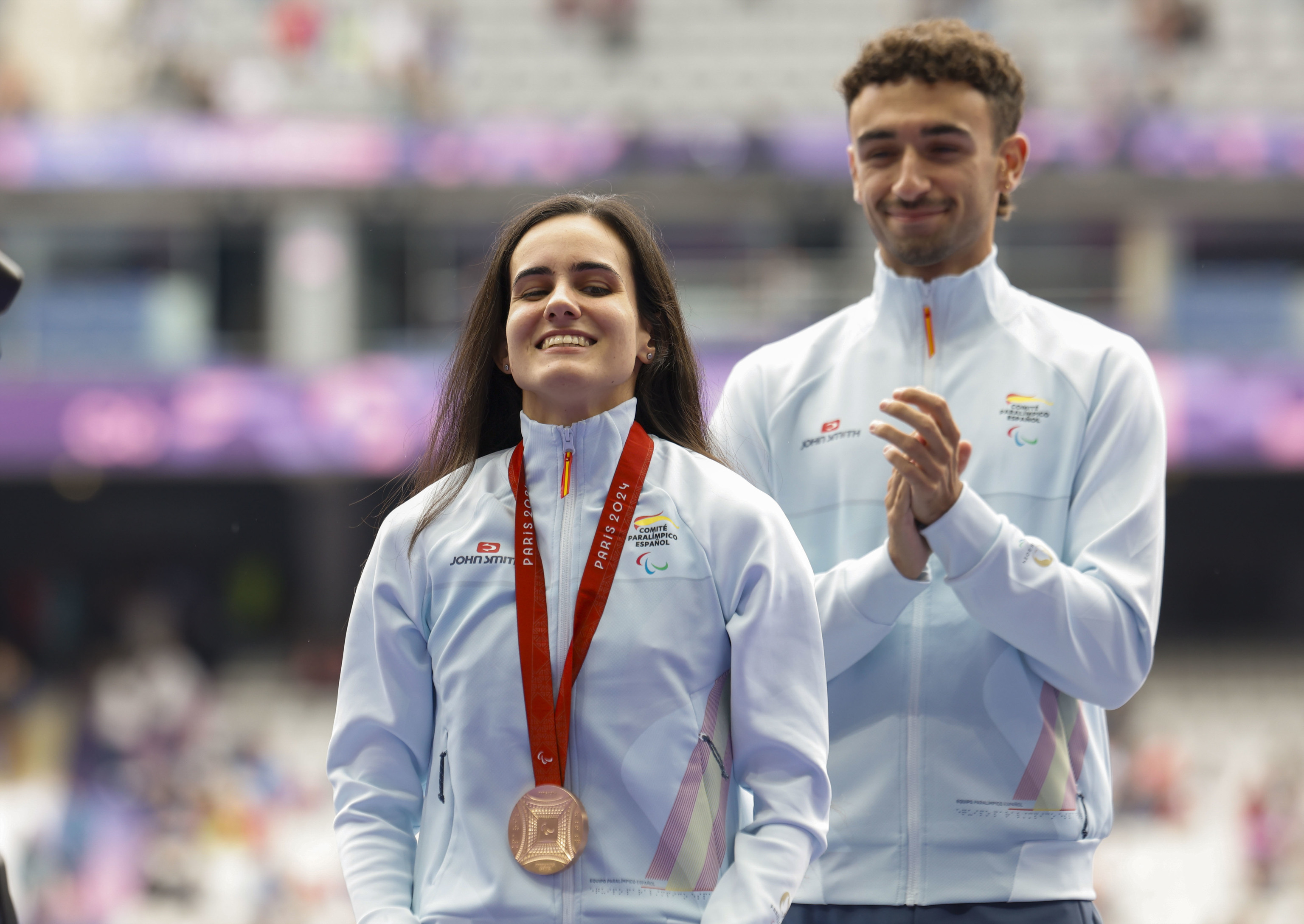 Alba García tras lograr el bronce en la final de salto de longitud.