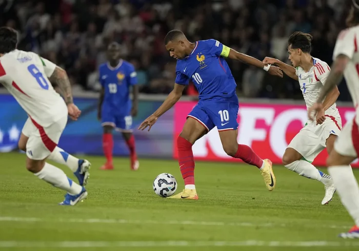 Francia se estrella ante Italia en su estreno mientras Bélgica vence cómodamente a Israel