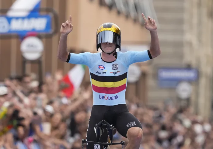 Histórico triunfo de Evenepoel en la crono del Mundial: Doblete consecutivo tras ganar dos oros en los Juegos Olímpicos