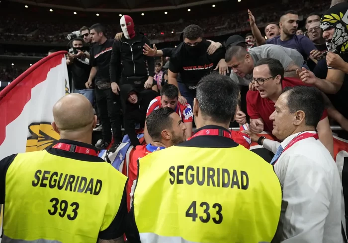 Jupol acusa al Atlético de Madrid de "no dejar intervenir a la Policía" y permitir la presencia de ultras encapuchados en el estadio