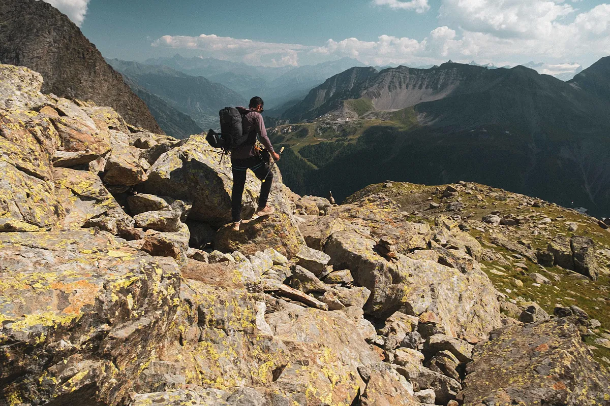 Kilian Jornet bate todos los récords y termina su reto en los Alpes en sólo 19 días