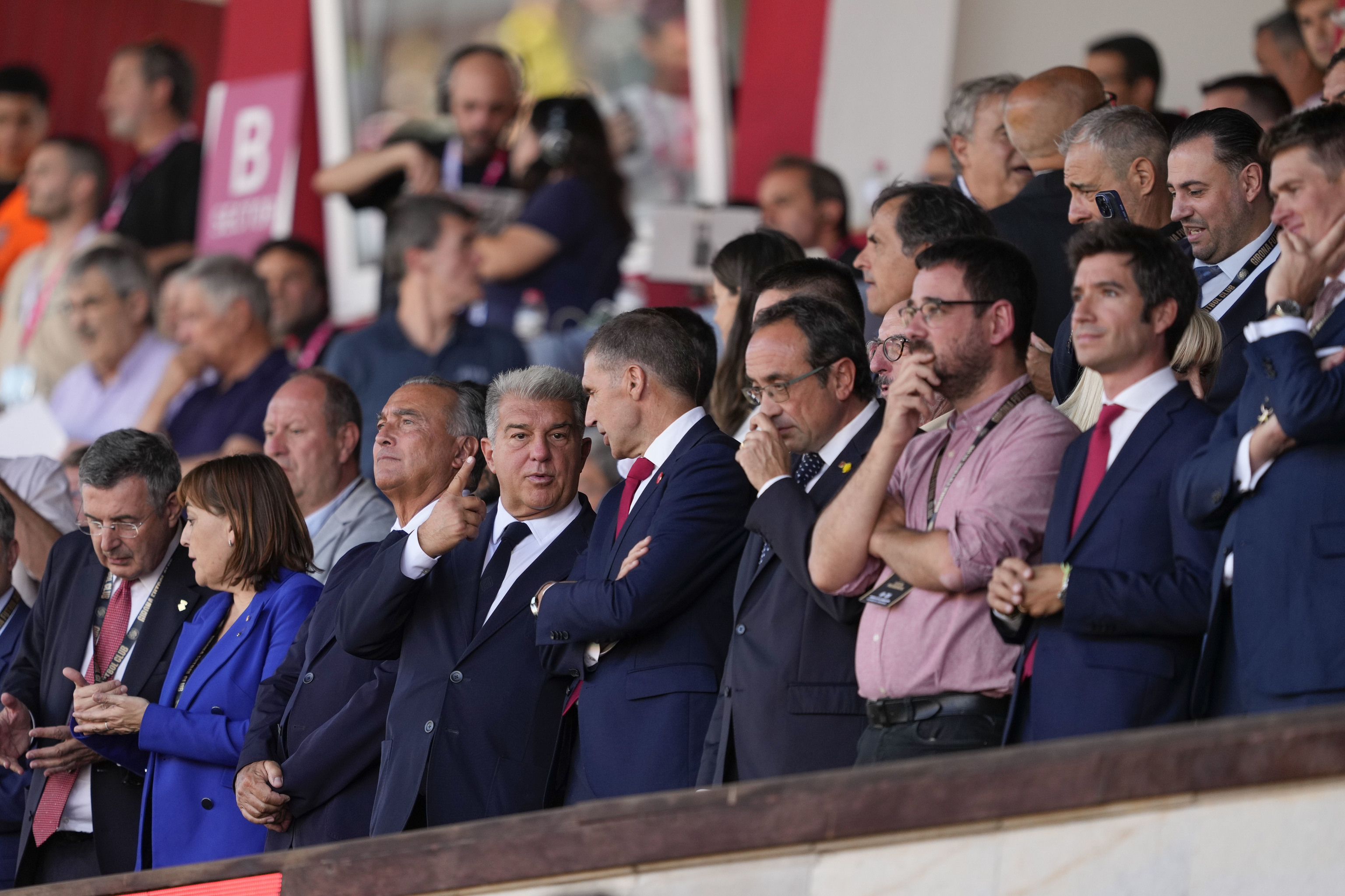 El palco del Girona, ante el Barcelona.