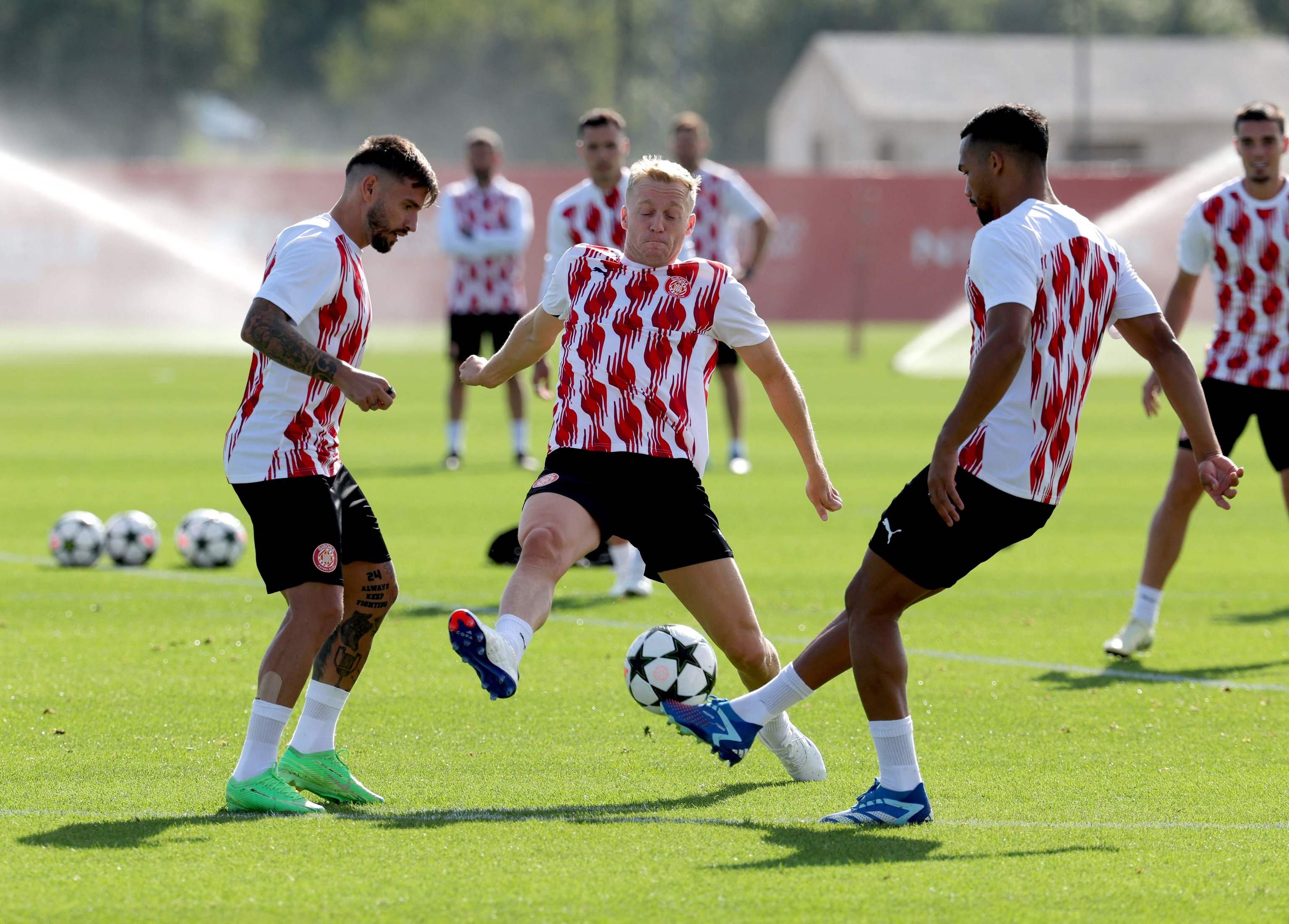 El Girona, en su último entrenamiento antes del PSG.