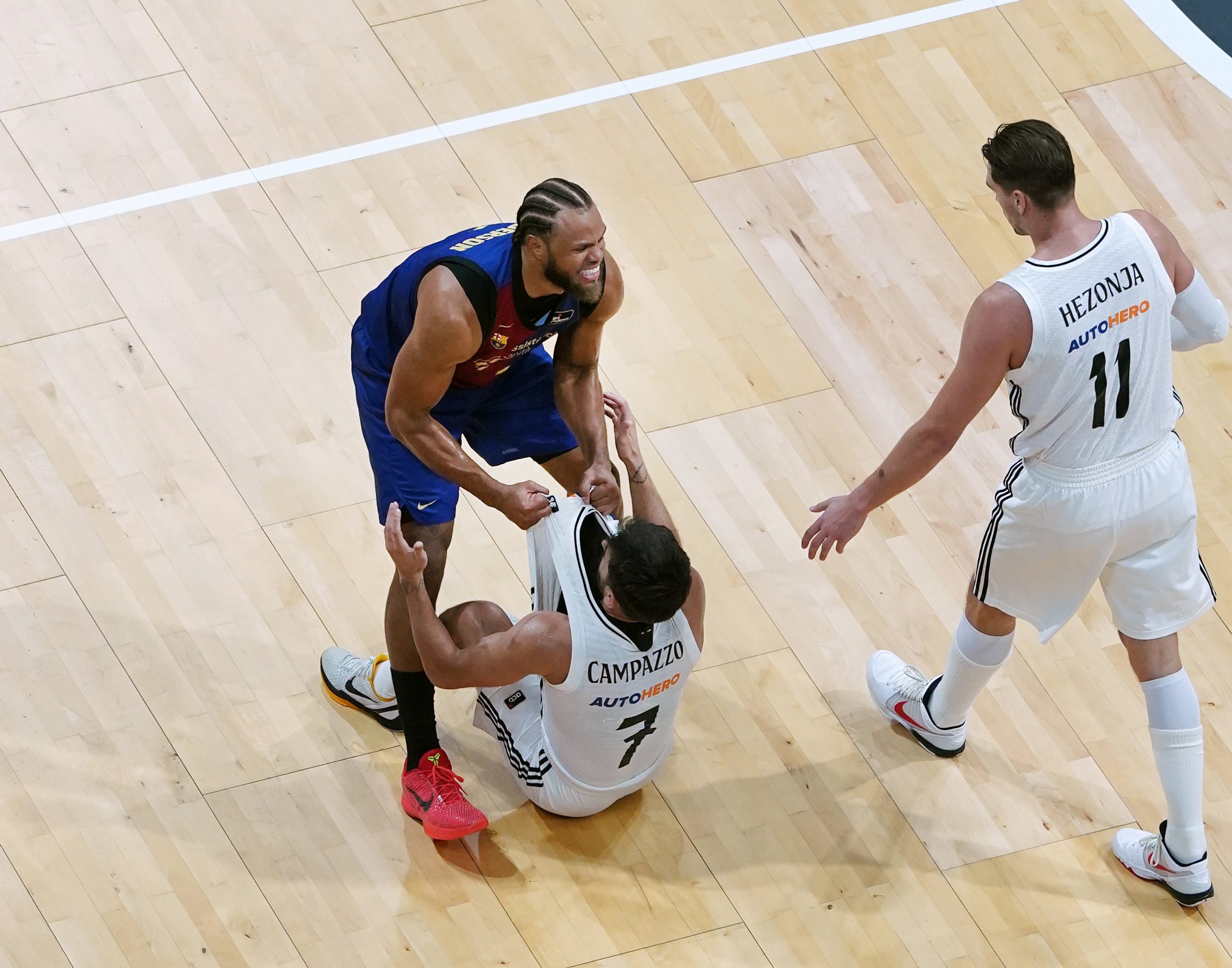 Otro récord histórico de Llull y la polémica del clásico: "Es muy pronto para calentarme, pero la diferencia de tiros libres parece excesiva"