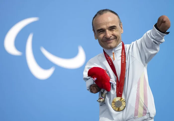 Ricardo Ten completa su colección de medallas en París con el oro en contrarreloj