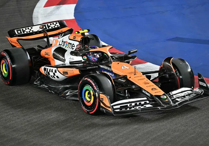 Verstappen acecha a Norris tras el doble desastre de Ferrari en Marina Bay