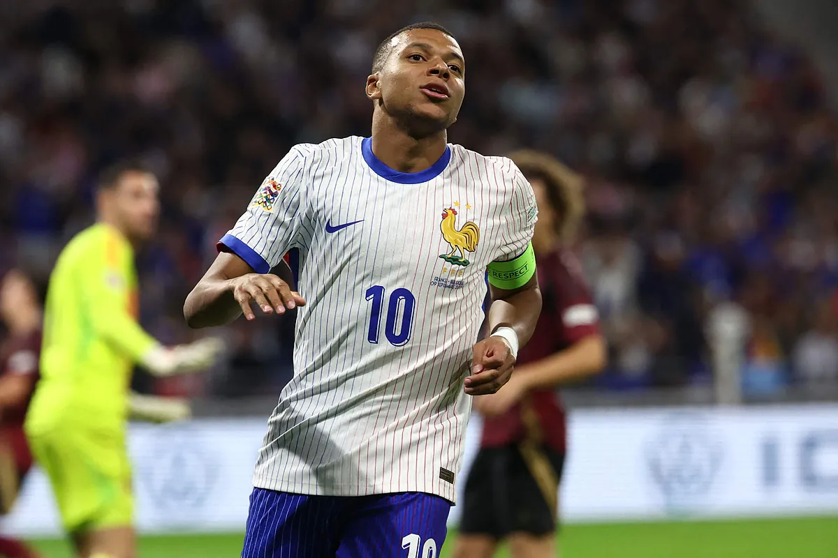 Deschamps defiende a Mbappé tras su salida nocturna el día del partido entre Israel y Francia: "Los días de descanso los jugadores hacen lo que quieren"