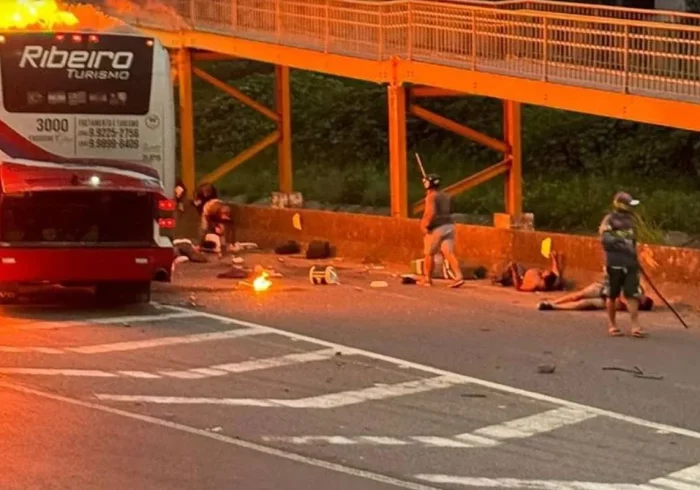 Muere calcinado un hincha del Cruzeiro y trece son heridos en una emboscada de ultras del Palmeiras en Brasil