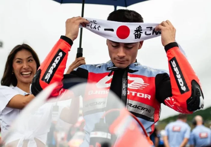 Piden el despido del piloto español Manu González por lucir un hachimaki japonés en Motegi