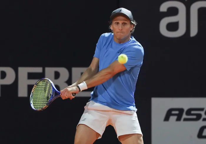 Diego Forlán pierde en su debut en el tenis profesional, en los dobles de Montevideo