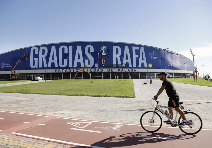 Málaga despedirá a Rafa Nadal con un gigante 'Gracias' escrito en una lona de 2.600 metros cuadrados