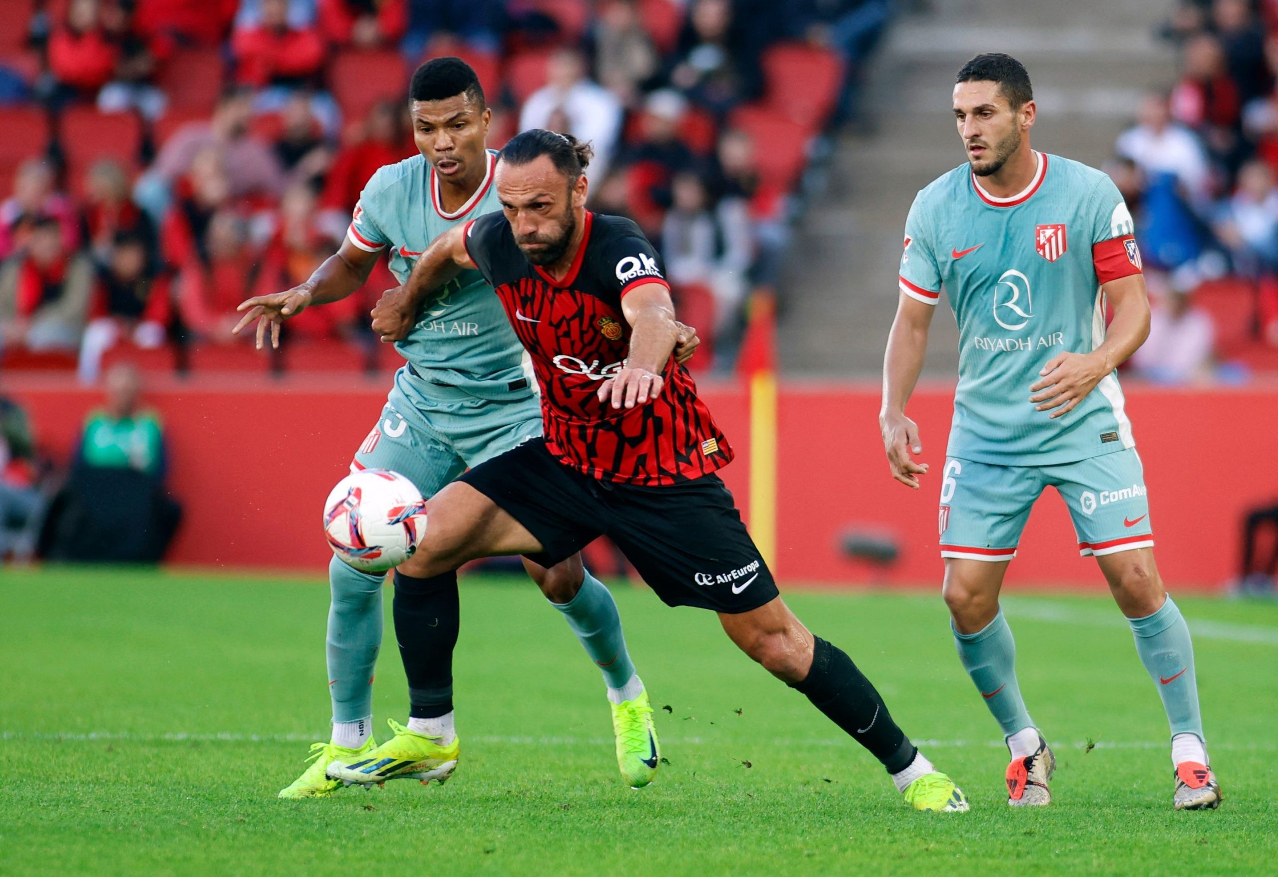 Un rácano Atlético se agarra a Oblak y a Julián Álvarez para doblegar al Mallorca