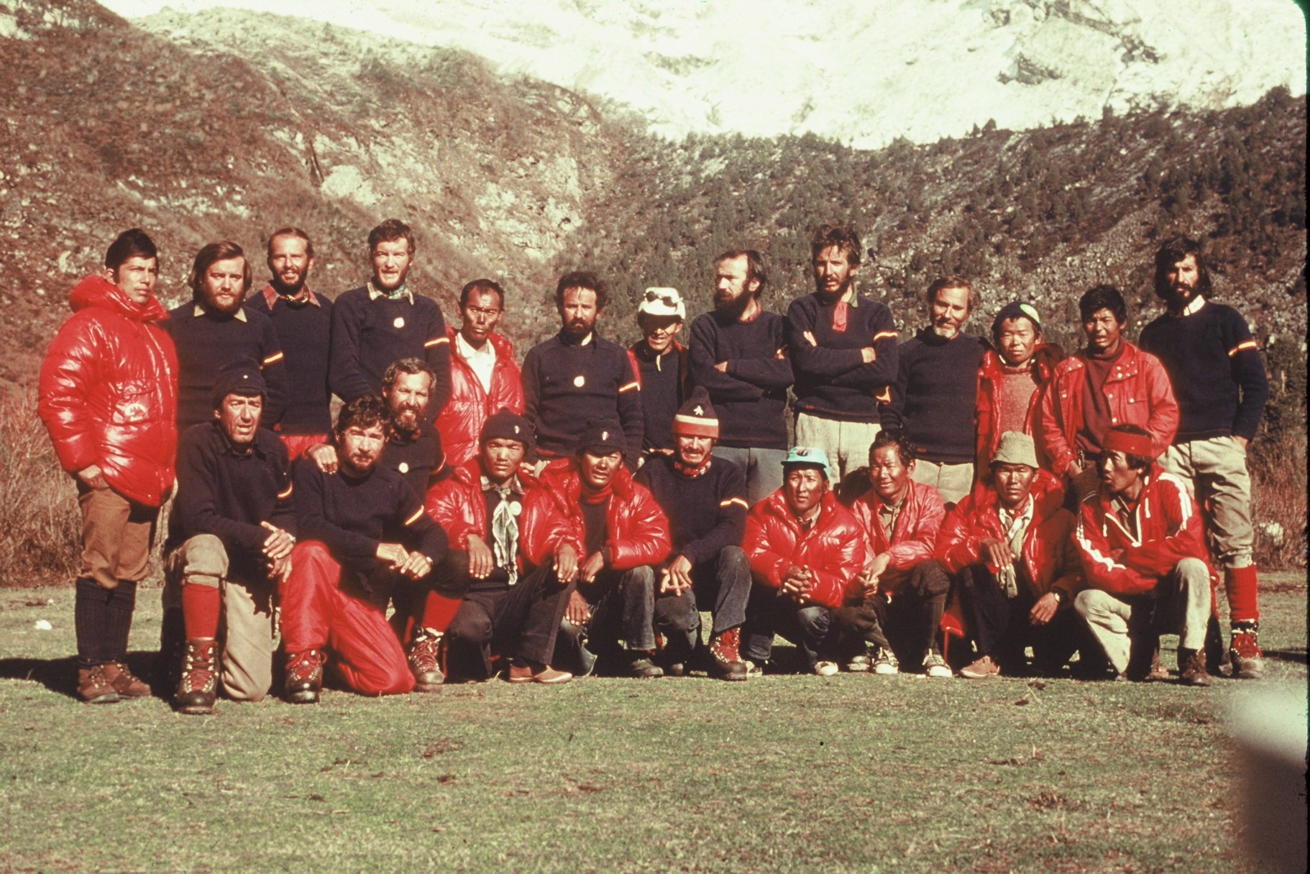 Carlos Soria y su plan para subir al Manaslu 50 años después de su primera visita: "Es alucinante, vive como un monje shaolin"