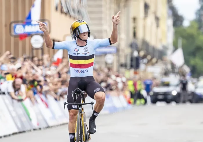 Evenepoel, trasladado a un hospital por un accidente en un entrenamiento