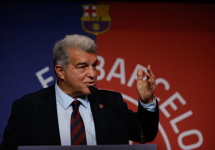 La asamblea del Barça da luz verde al nuevo acuerdo con Nike: 127 millones al año y una comisión para Darren Dein