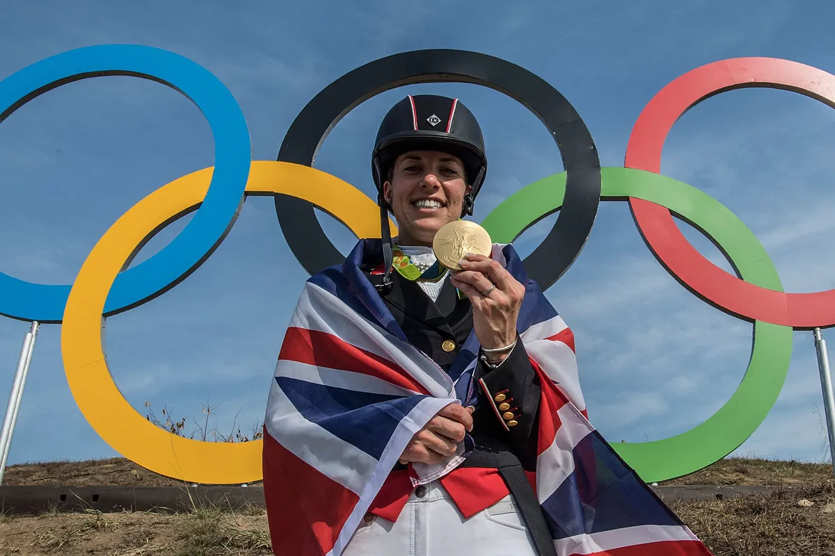 La jinete británica de doma Charlotte Dujardin, suspendida un año por maltratar a un caballo