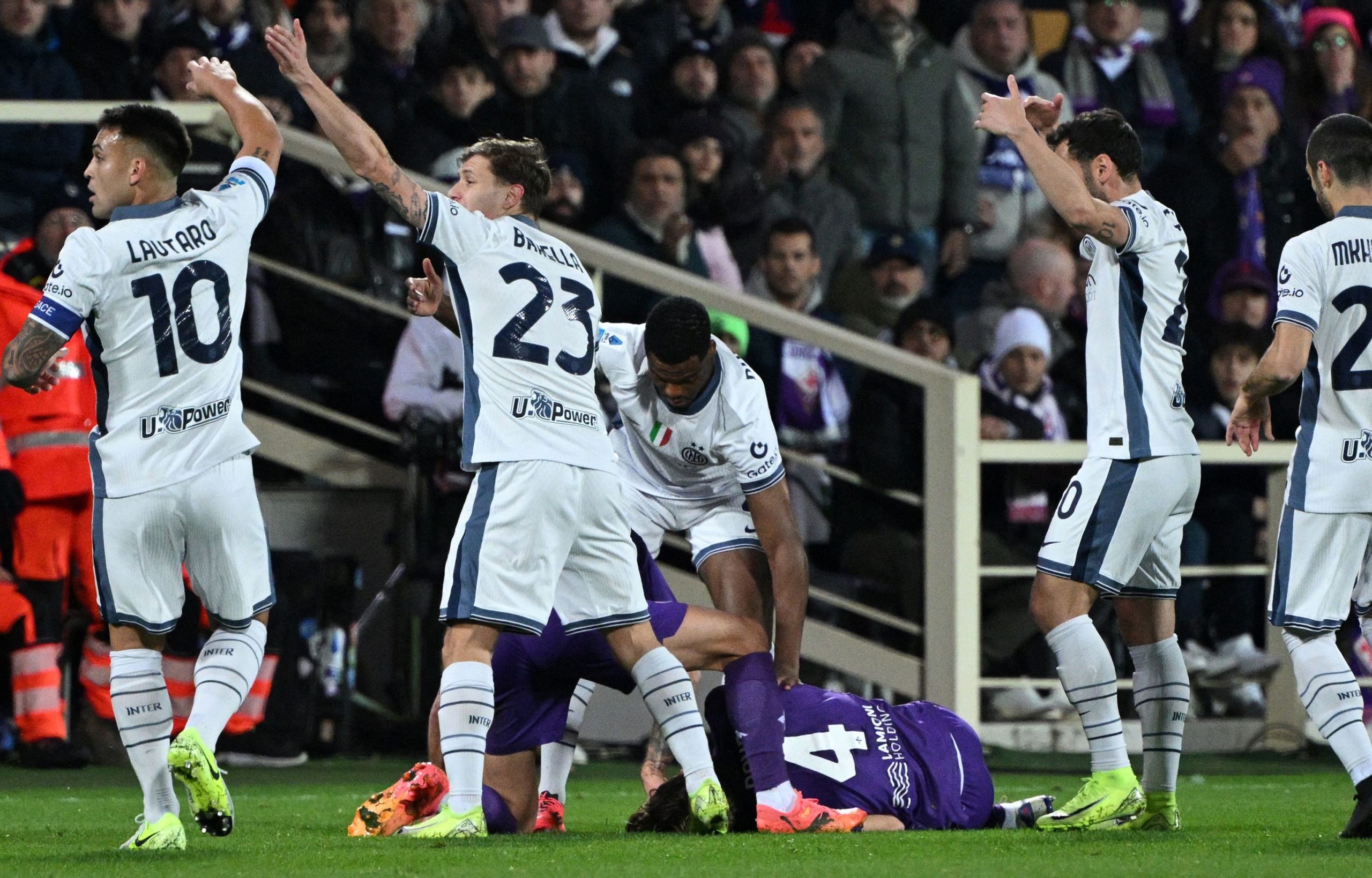 Momentos de tensión en la Serie A: Bove, jugador de la Fiorentina, cae desplomado en el partido ante el Inter