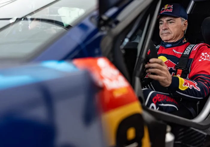 Carlos Sainz, el nuevo 'Monsieur Dakar' y su plan físico para reinar más allá de los 60 años: "Prefiero sufrir en casa que en el desierto"