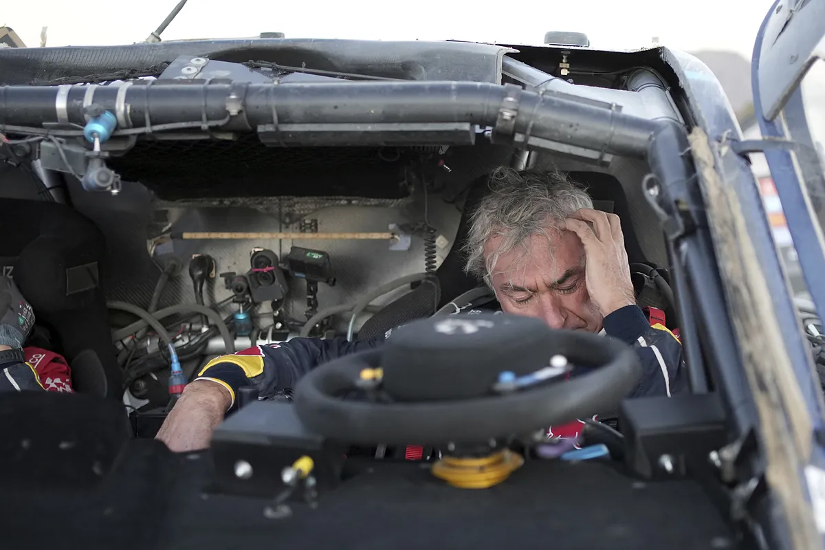 Desastre español en el Dakar: Carlos Sainz y Nani Roma pierden todas sus opciones