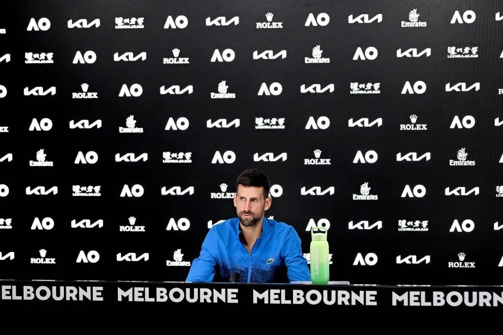 Djokovic elude una entrevista en pista por "comentarios insultantes" de un periodista local