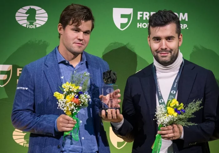 La última polémica de Carlsen: el Mundial de Ajedrez más controvertido del siglo termina con la corona partida