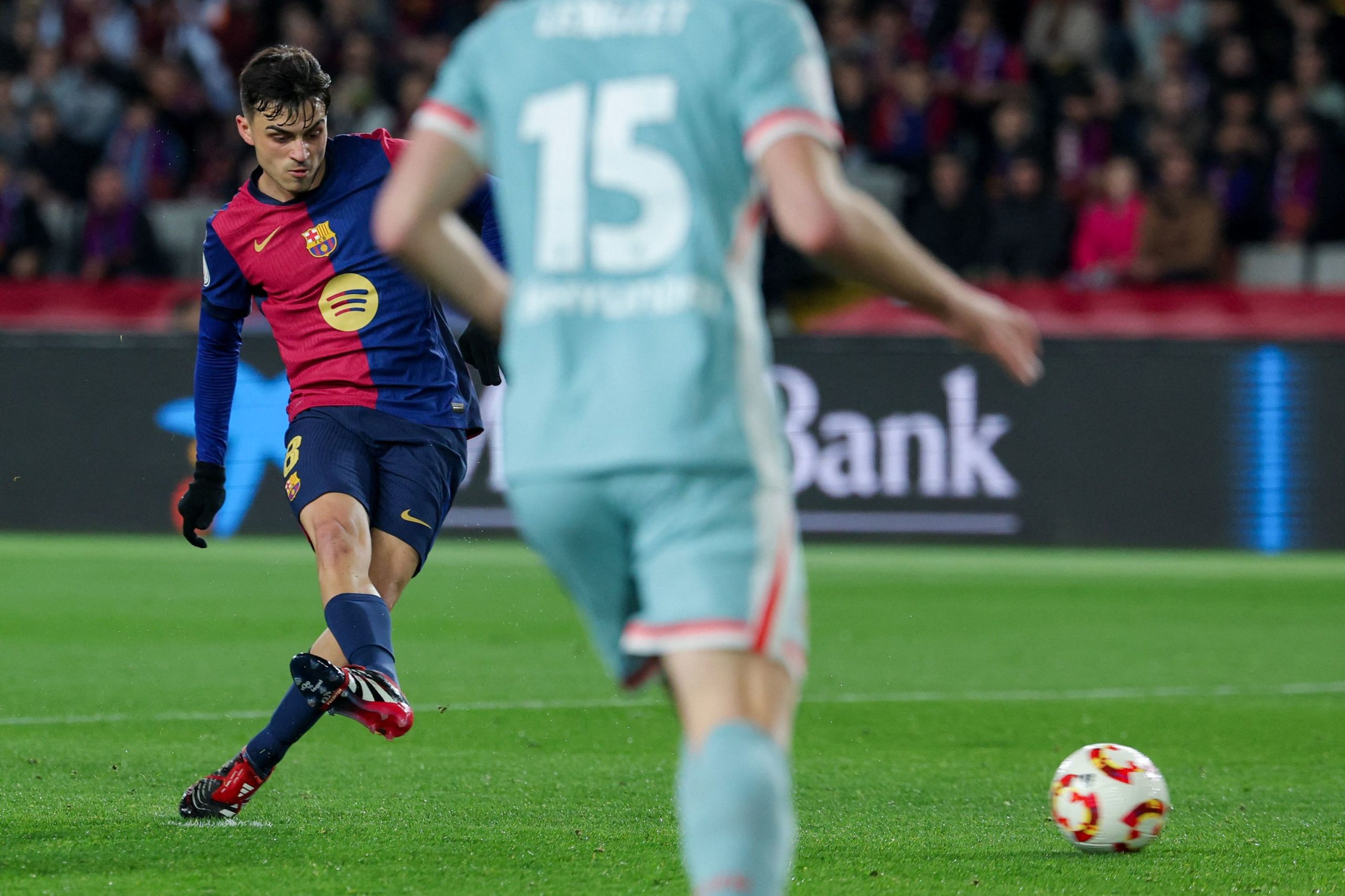 Barça y Atlético escriben su elogio de la locura en Montjuïc