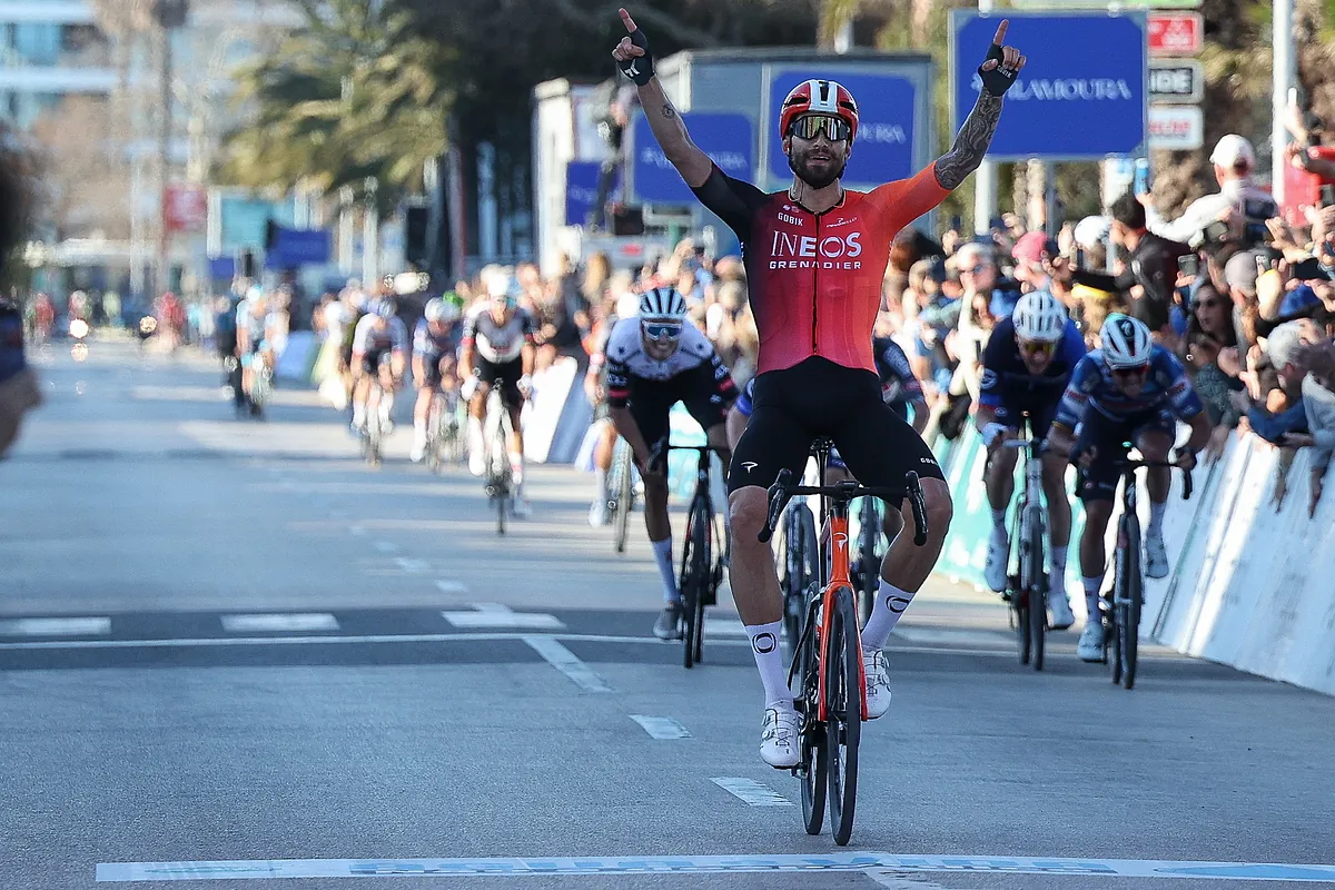 Cancelan el triunfo de Ganna tras un "ridículo" final en la Vuelta al Algarve: "Esto podría haber acabado muy mal"