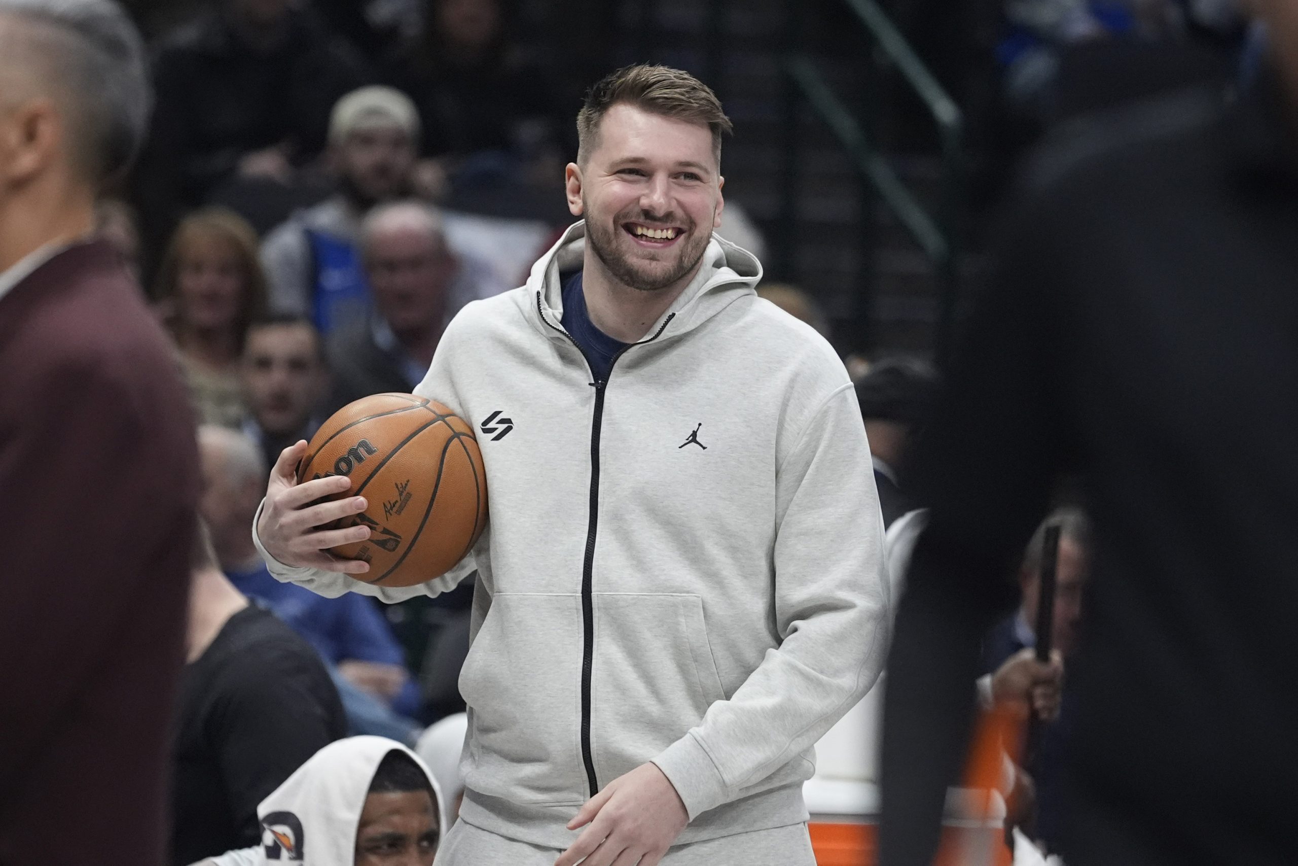 La intrahistoria del traspaso más impactante de la historia de la NBA: secreto absoluto, el 'peso' de Doncic y el mayor contrato de la historia