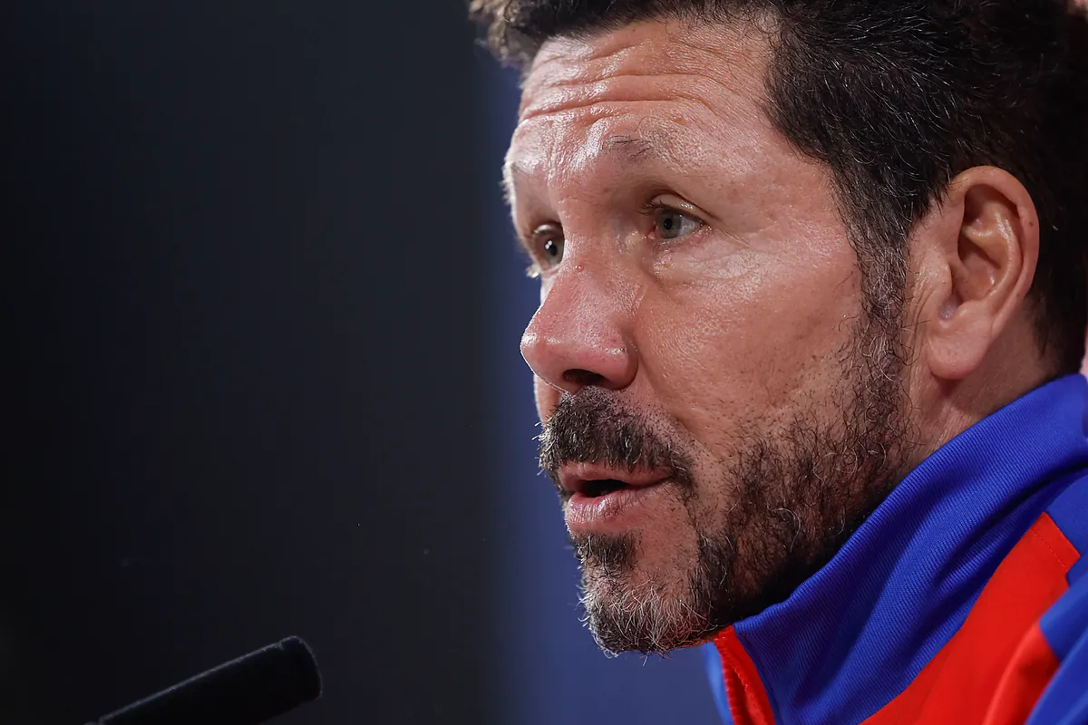 Simeone: "No estoy pensando en cómo va a salir el árbitro sino en cómo vamos a salir nosotros"