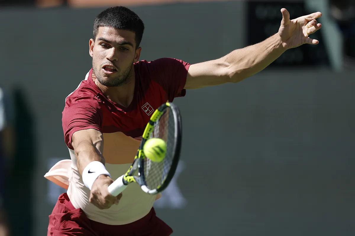 Alcaraz despacha a Halys en su rumbo hacia la triple corona en Indian Wells