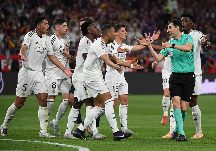 El Real Madrid toma el pelo a sus aficionados conspiranoicos: historia de un paripé