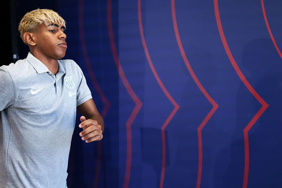 Lamine Yamal, centenario con el Barça a los 17 años: "El miedo lo dejé en el parque de Mataró"