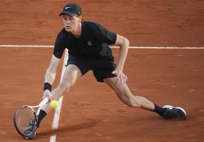 Alcaraz es de mármol: derrota otra vez a Sinner, levanta el título en Roma y marca el camino para Roland Garros