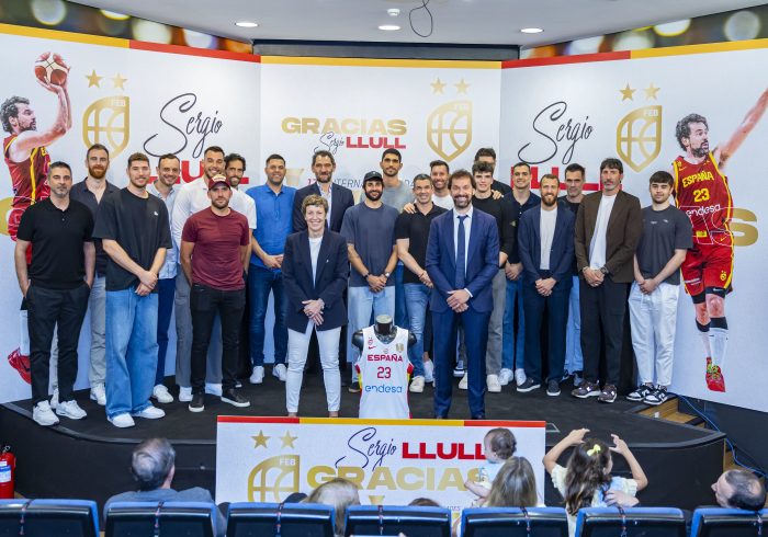 Del "chico que acaba de llegar" y se la juega a una leyenda mucho más allá de las medallas, el adiós de Llull a la selección: "Prefiero tener el balón y sólo seis segundos por jugar"