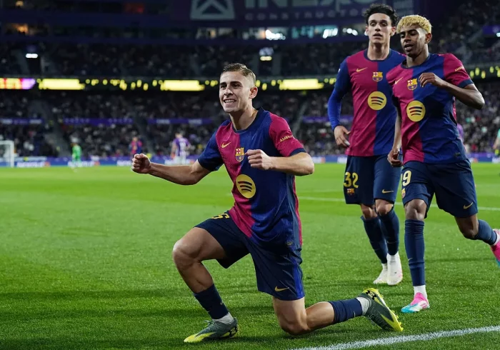 El Barça se da un susto en Valladolid pero remonta para mantener distancia en el liderato de la Liga
