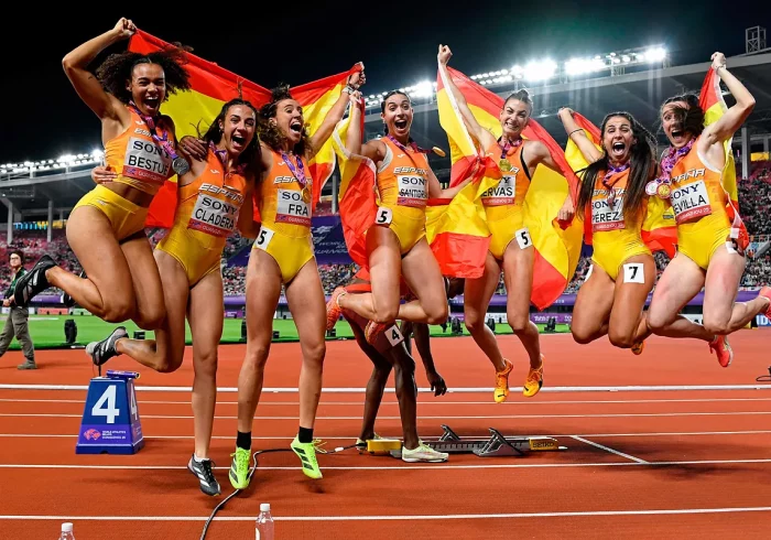 España triunfa con un oro y una plata en el Mundial de relevos