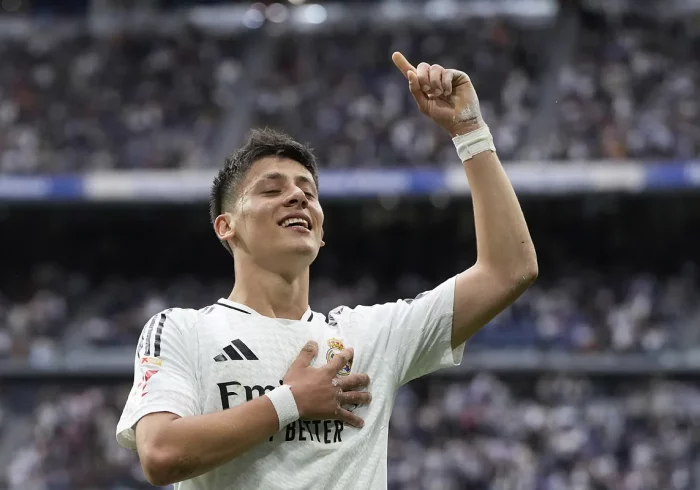 La evolución de Arda Güler y la gestión de Ancelotti: "Ha chupado banquillo muy bien"