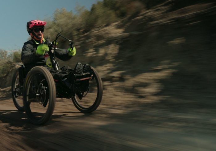 La historia del ex piloto Iñaki Mujika, una "hostia" con la moto, un regalo de la familia Nieto y el sueño de la Titan Desert: "Al caer supe que se acaba el juego"