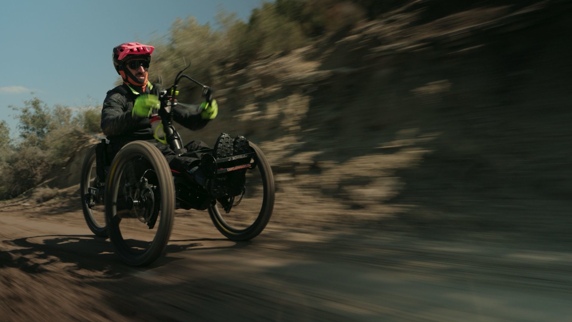 La historia del ex piloto Iñaki Mujika, una "hostia" con la moto, un regalo de la familia Nieto y el sueño de la Titan Desert: "Al caer supe que se acaba el juego"