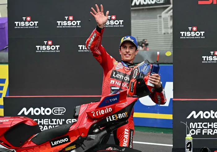 Marc Márquez vuelve a arrasar al sprint y recupera el liderato de MotoGP