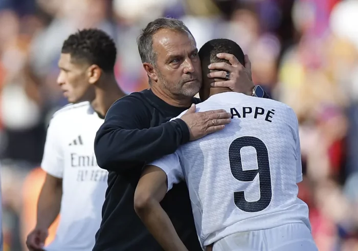 Mbappé, solo ante el Barça