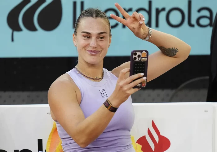 Sabalenka impone su pegada y vence a Gauff para conquistar el tercer título en Madrid