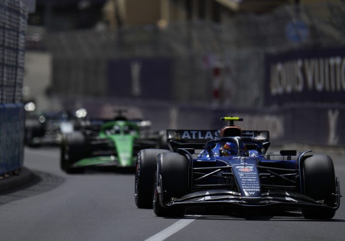 Sin novedad en Mónaco: rotura de Fernando Alonso, tedio infinito y un punto para Carlos Sainz