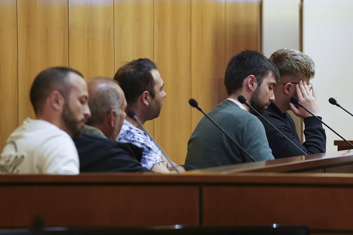 Un año de cárcel y tres sin ir a un campo por los insultos racistas a Vinicius en Valladolid