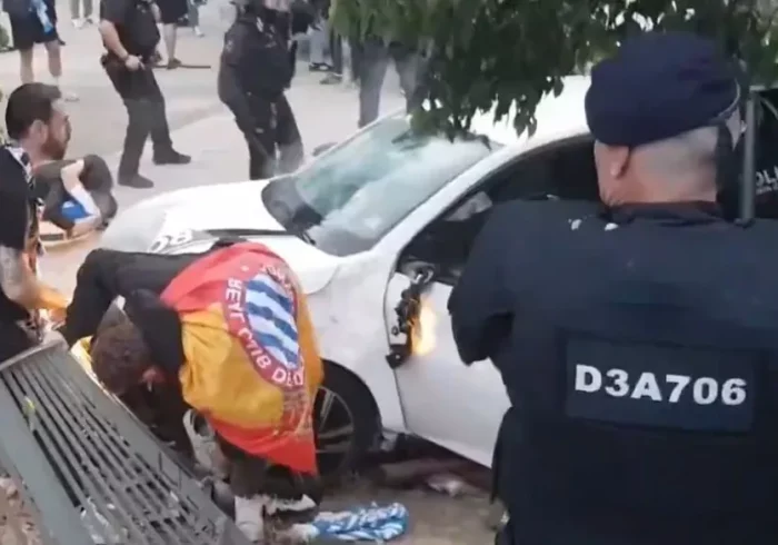 Un vídeo del incidente en Cornellà confirma un primer atropello previo: "No era una zona donde pudiera pasar un coche"