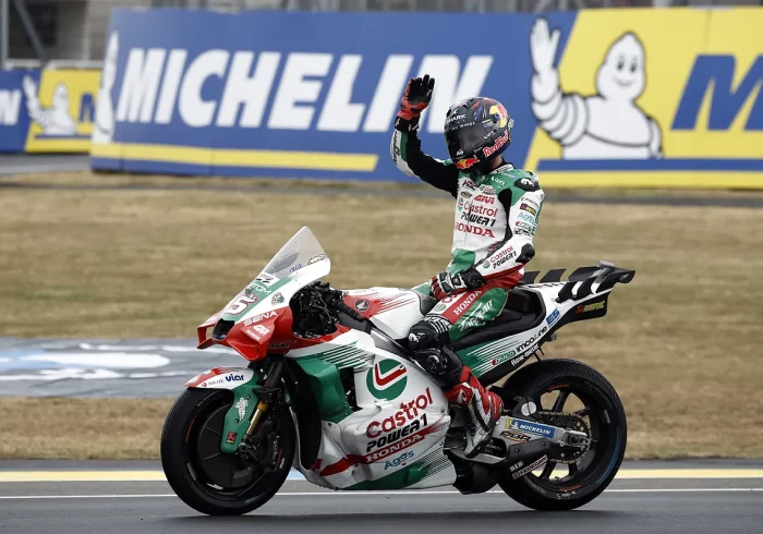 Zarco vence bajo la lluvia y Marc Márquez sale más líder de Le Mans