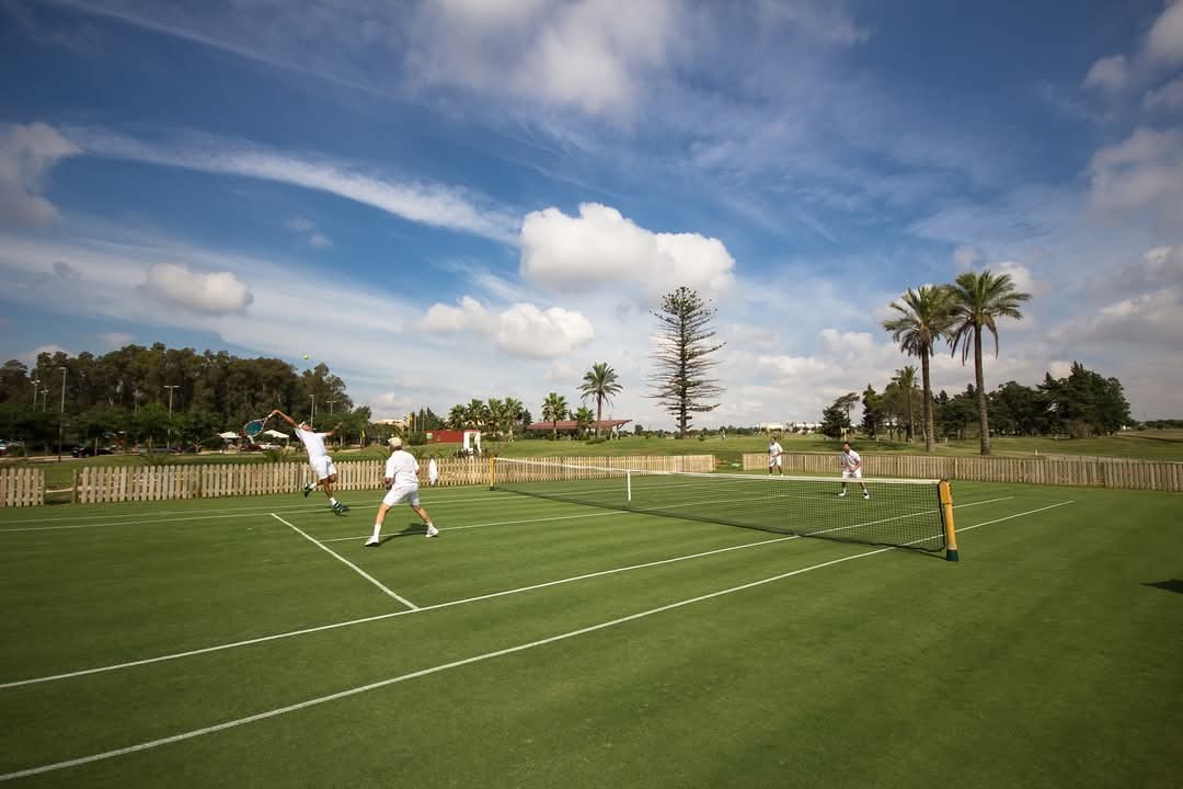 Alcaraz, un campeón sobre hierba de un país sin pistas de hierba: "Me reuní con el encargado de Wimbledon y me dijo que aquí era imposible que aguantase nada"