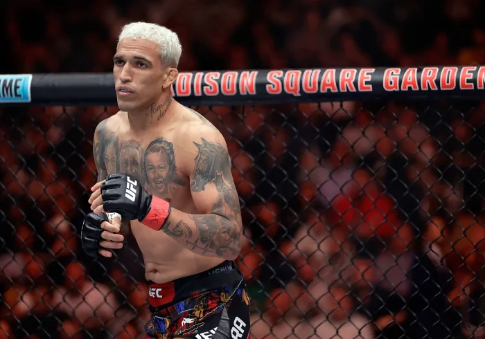 ¿Cómo un niño al que dijeron que quedaría paralítico se convirtió en campeón de la UFC? La historia de superación de Charles Oliveira, rival de Ilia Topuria